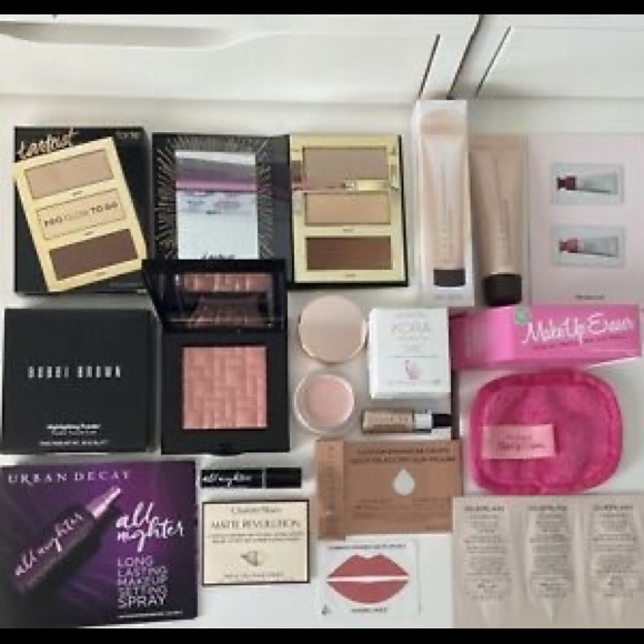 HIGH END MAKE UP MYSTERY BOX - Picture 12 of 12